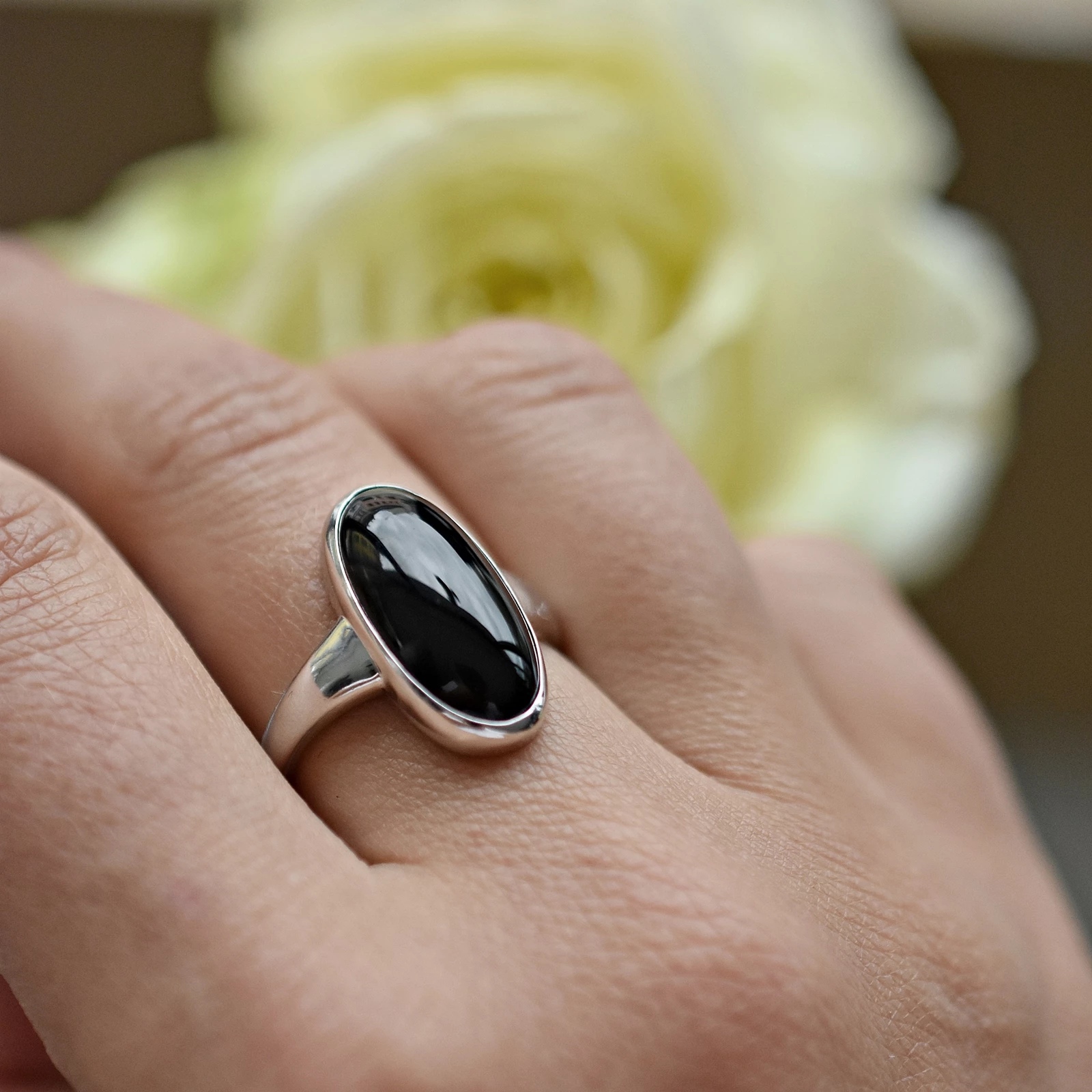 Stříbrný prsten s turmalínem